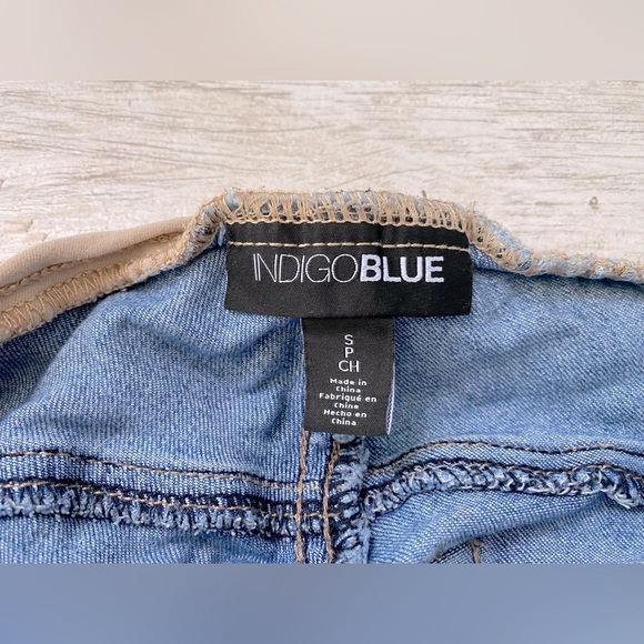 Soft and comfortable maternity jeans size small - Picture 6 of 7